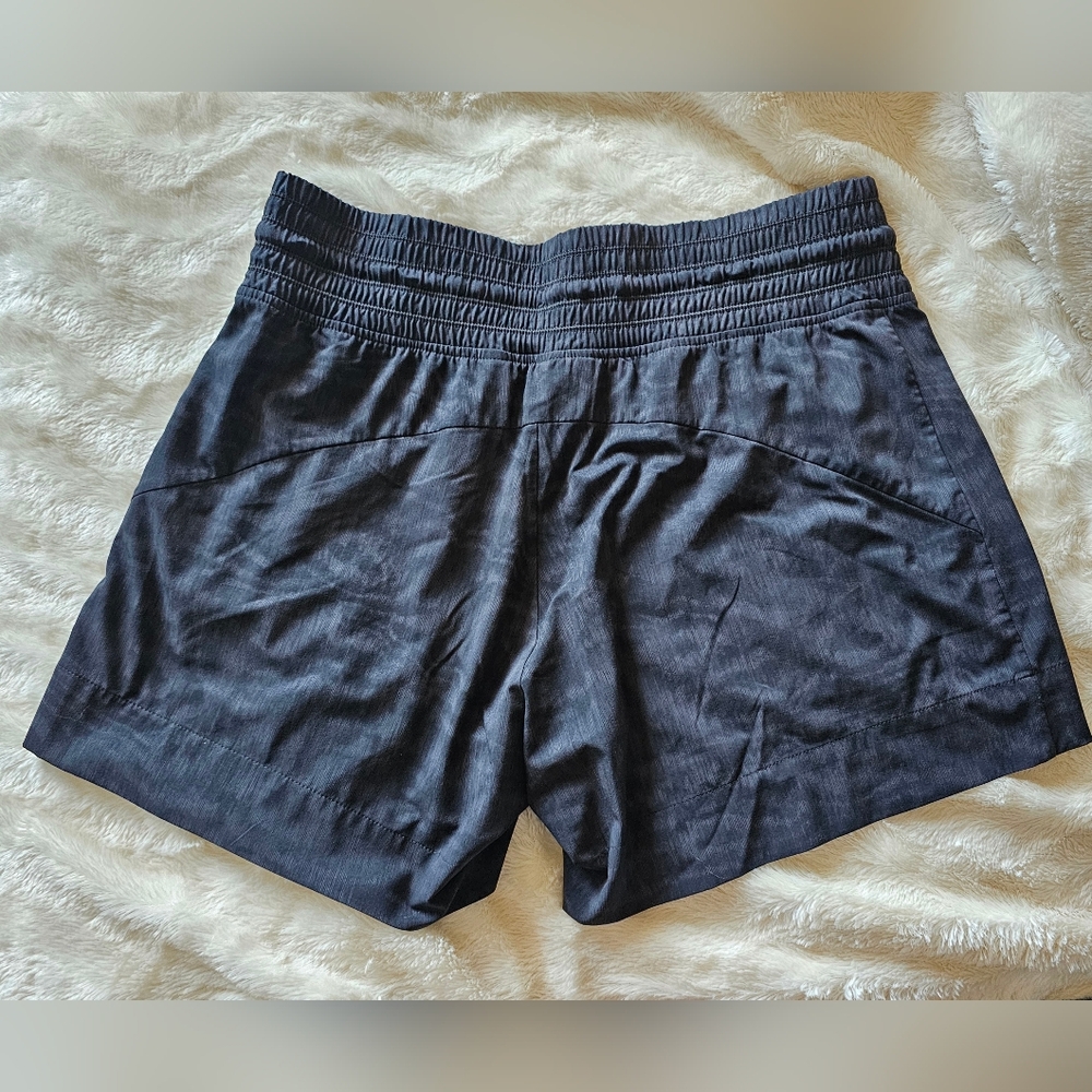 Athleta Camden High Waist Printed Athletic Shorts Size 12 - Picture 3 of 4